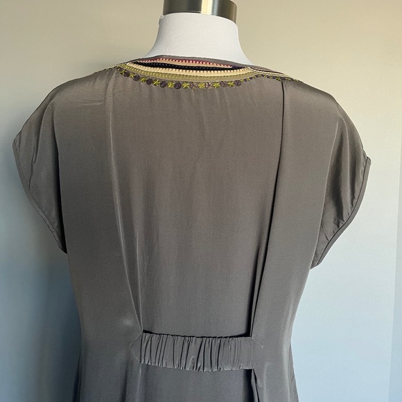 Trina Turk Silk Sheath Sleeveless Gray Leather Neck Embellishment Tunic Dress - Picture 8 of 14